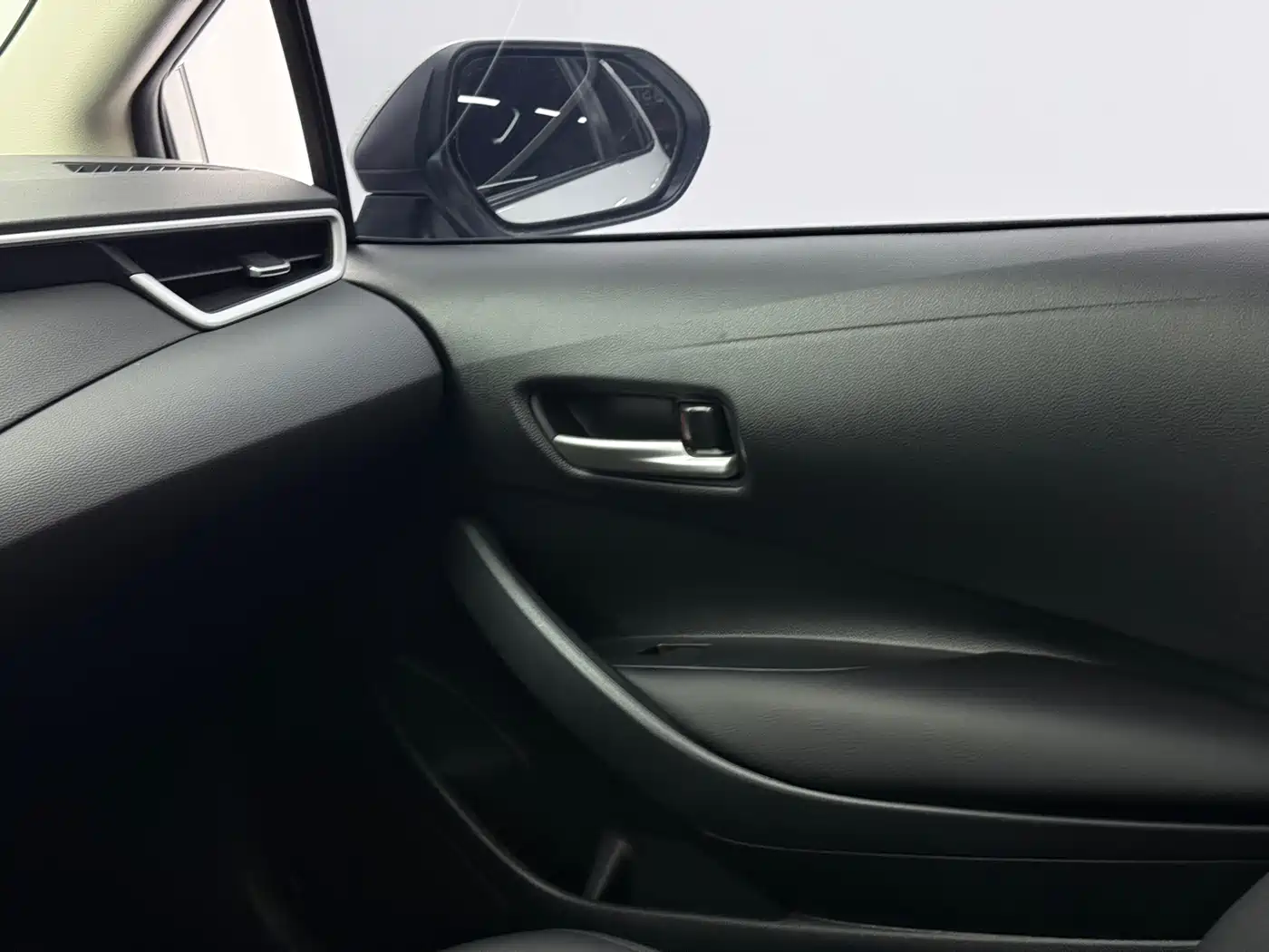 Toyota Corolla 2021 1.2T S-CVT Elite PLUS Edition фото 14