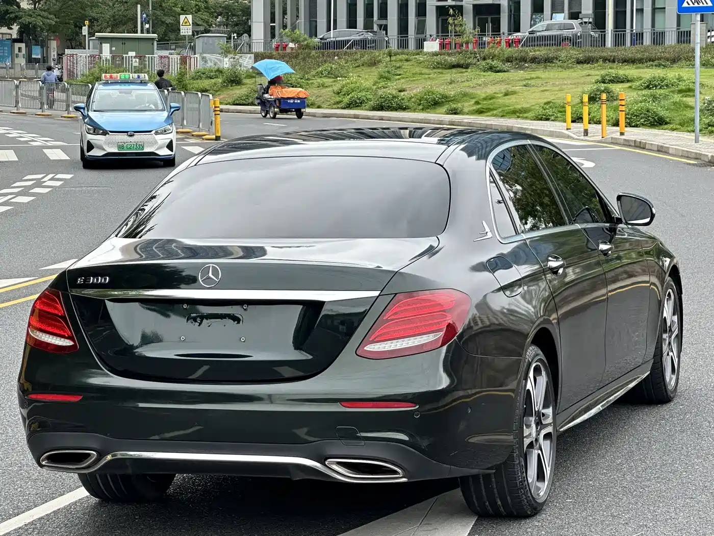Mercedes-Benz E-Class 2016 E 300 L Sport Fashion Type фото 5