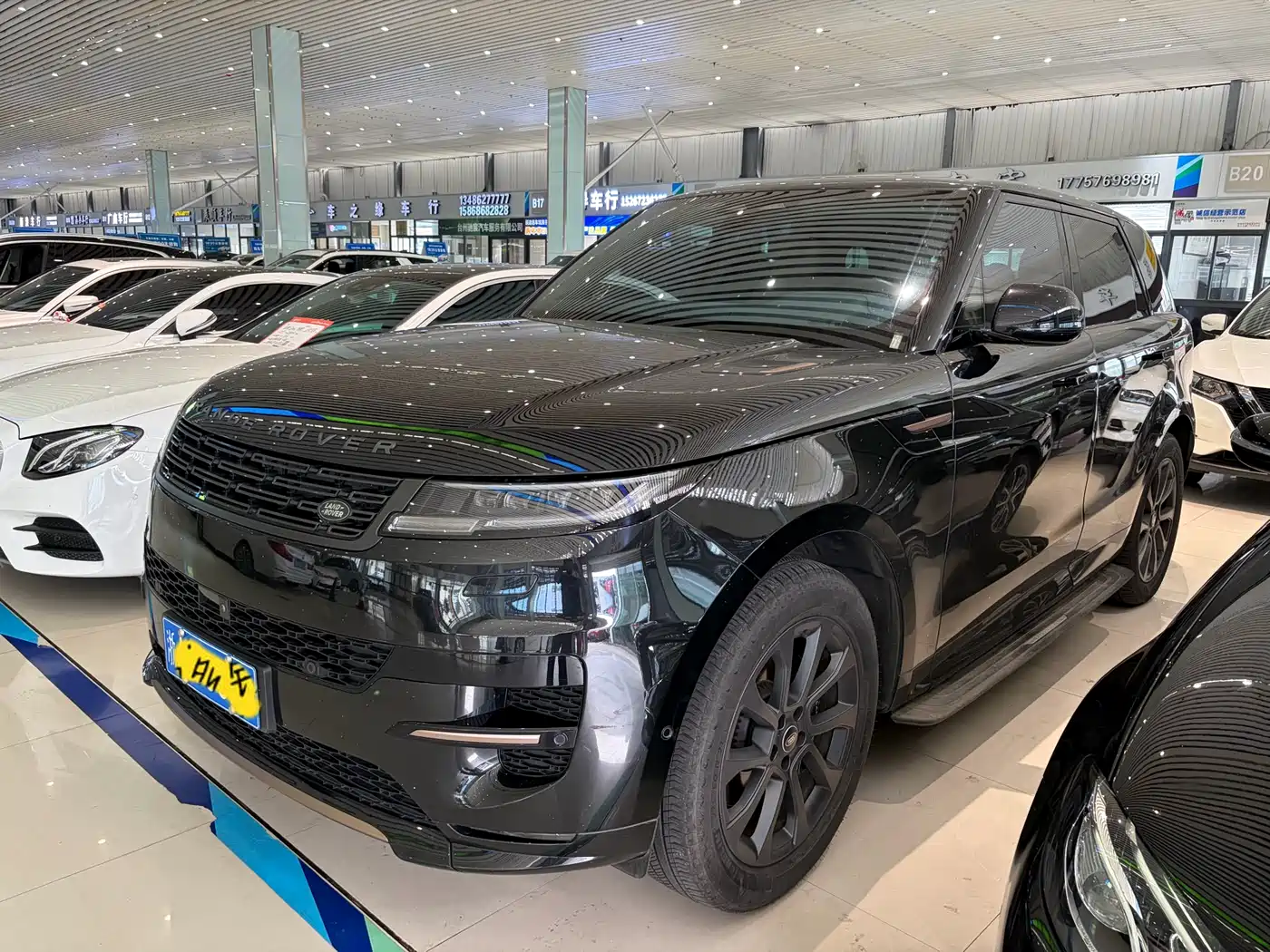 Land Rover Range Rover Sport 2023 400PS Dynamic SE фото 2