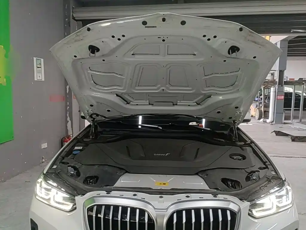 BMW iX3 2025 2024 Leading Edition