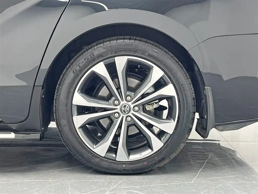 Toyota Granvia 2023 2.5L Hybrid Prestige PLUS Edition фото 26