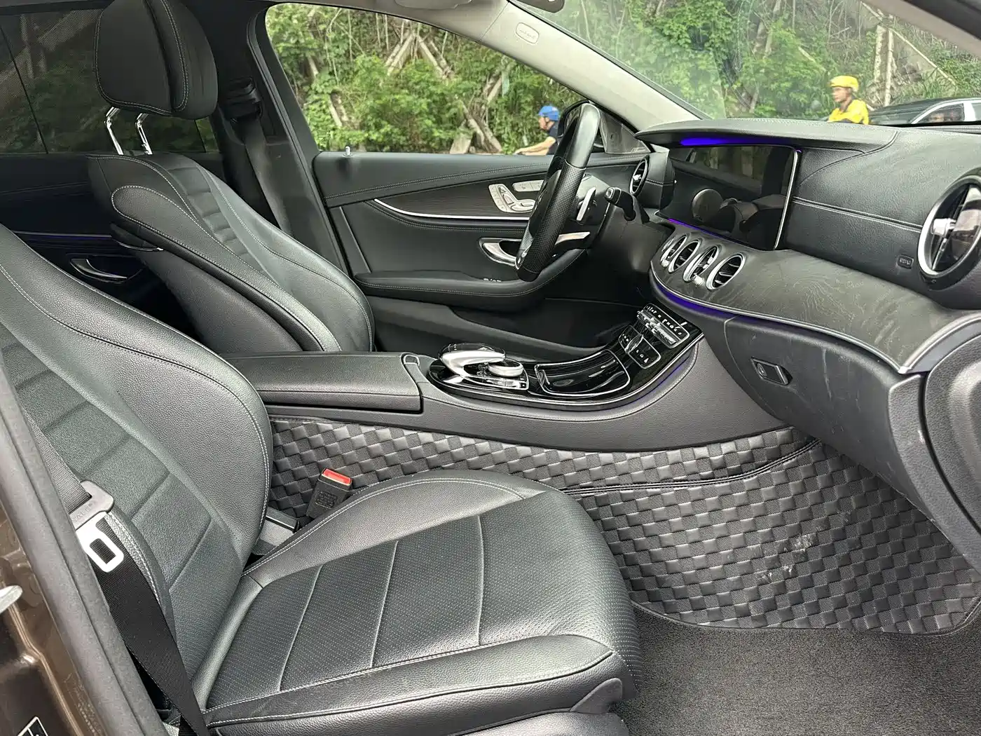 Mercedes-Benz E-Class 2016 E 300 L Sport Fashion Type фото 8
