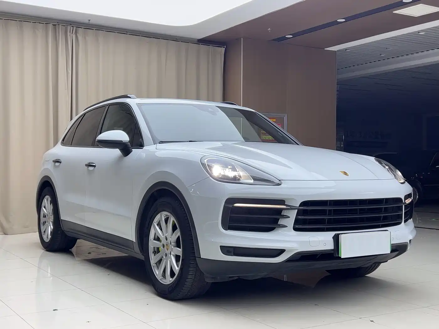 Porsche Cayenne New Energy 2019 Cayenne E-Hybrid 2.0T фото 3