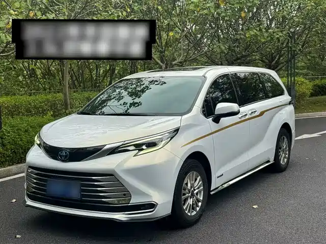 Toyota Sienna 2.5L, гибрид, Люкс