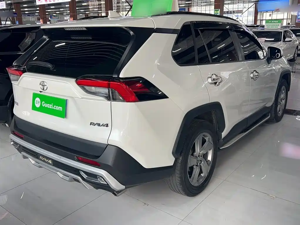 Toyota RAV4 Rongfang 2020 2.0L CVT 2WD Fashion PLUS фото 8
