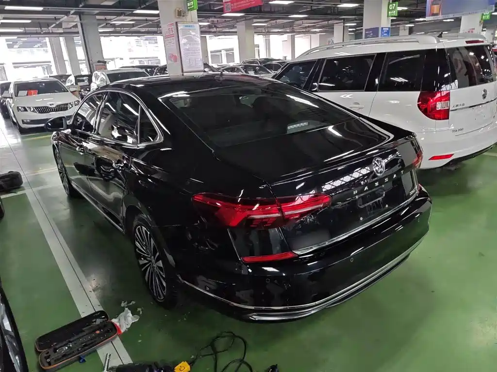 Volkswagen Passat 2019 Model 330TSI Luxury Edition China V фото 23