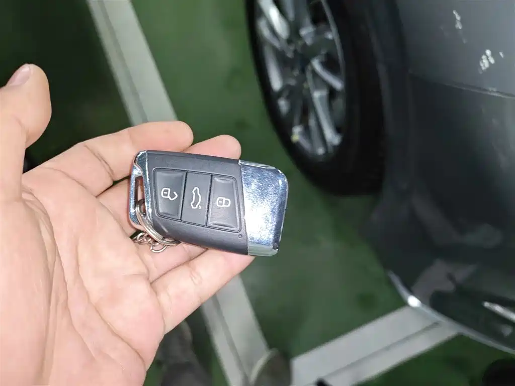 Volkswagen Passat 2019 Model 330TSI Luxury Edition China V фото 17