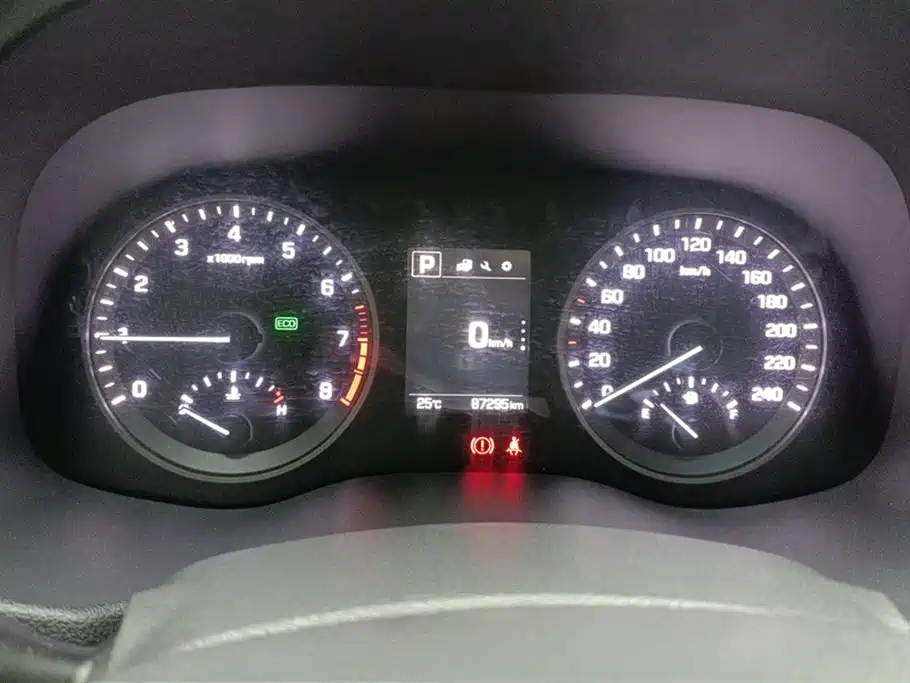 Hyundai Tucson 2015 2.0L Automatic 2WD Smart фото 14