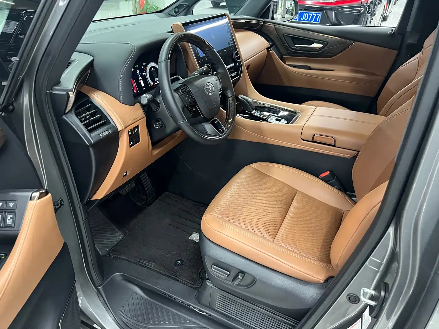 Toyota Alphard 2024 Hybrid 2.5L Ultimate Enjoyment Edition фото 22