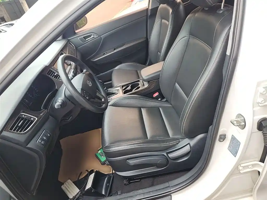 Hyundai Mistra 2016 1.6T Automatic Smart GLS фото 15