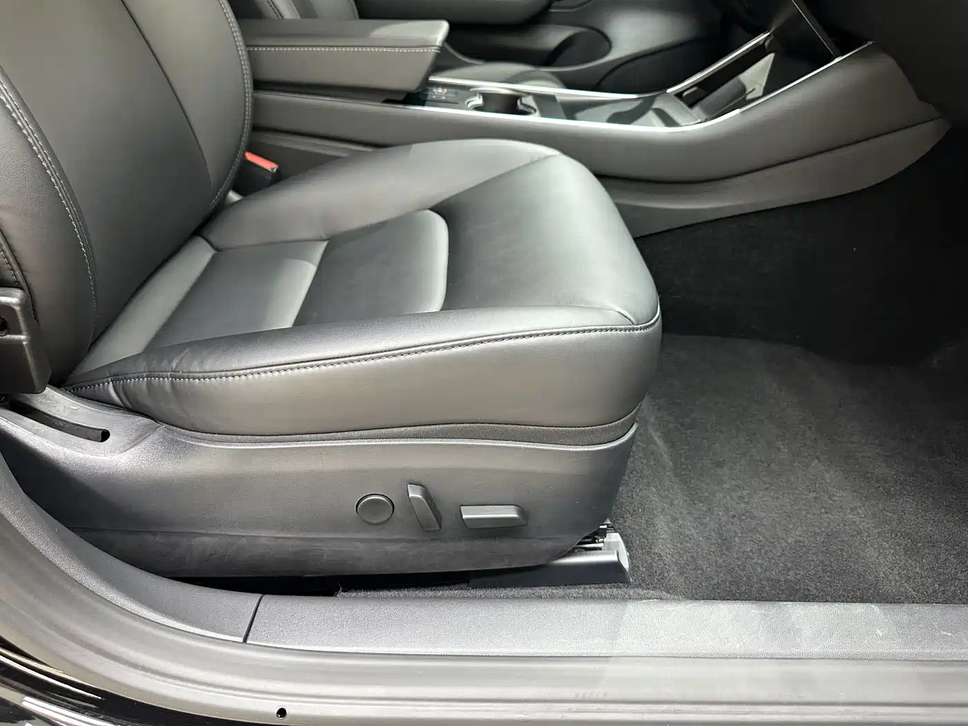 Фото 25 - Tesla Model 3