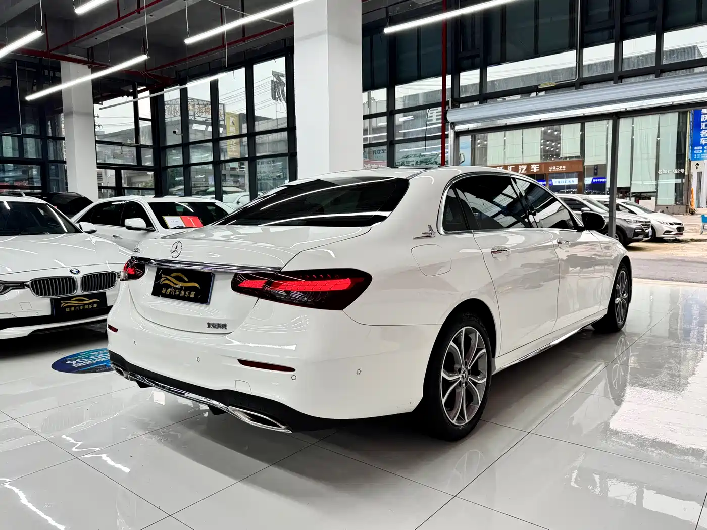 Mercedes-Benz E-Class 2022 Second Facelift E 300 L Sport Fashion фото 13