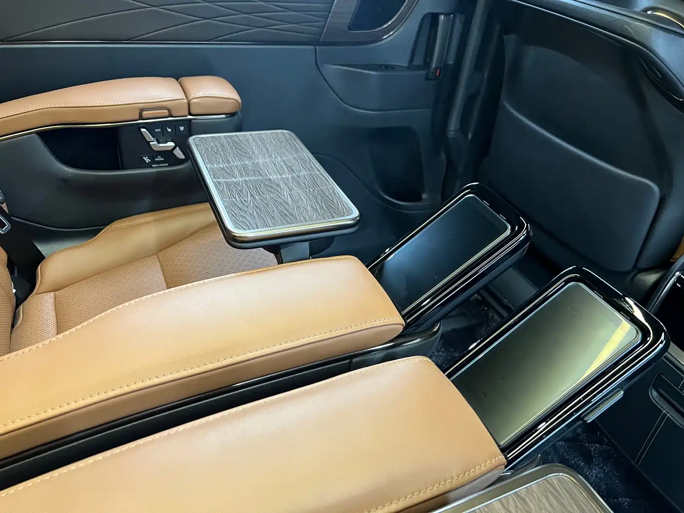 Toyota Alphard 2024 Hybrid 2.5L Ultimate Enjoyment Edition фото 15