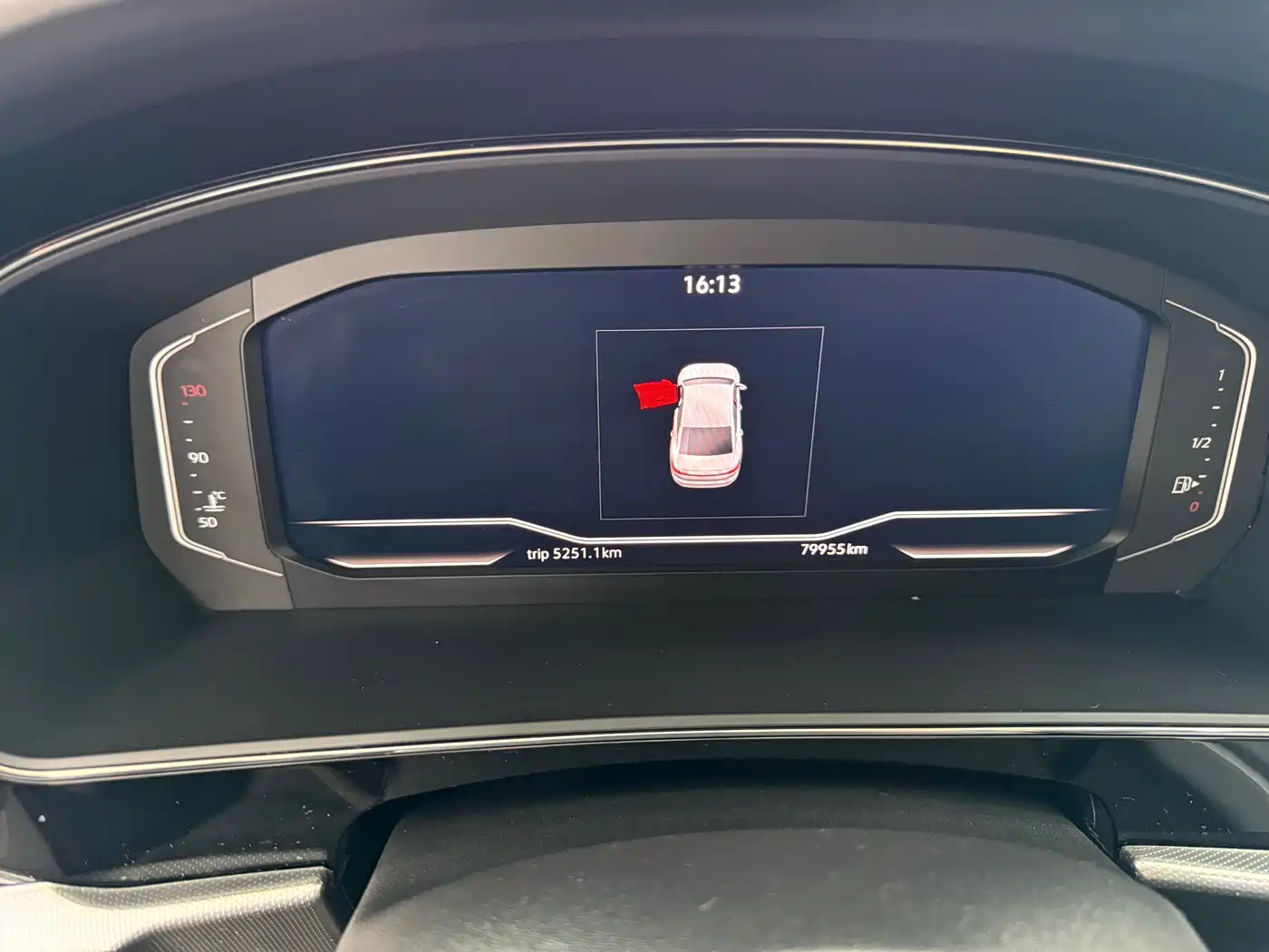 Volkswagen Passat 2023 330TSI Starlight Luxury Edition фото 5