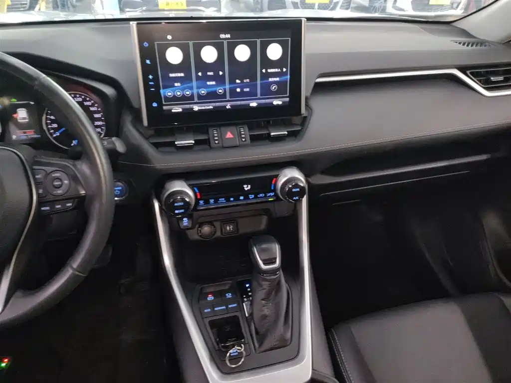 Toyota Wildlander 2021 Hybrid 2.5L E-CVT 2WD Luxury Edition фото 9