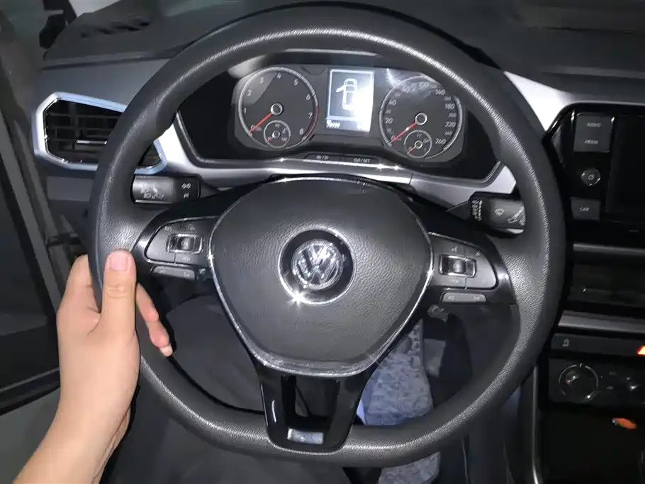 Volkswagen T-Cross 2019 1.5L Automatic Comfort Edition фото 15