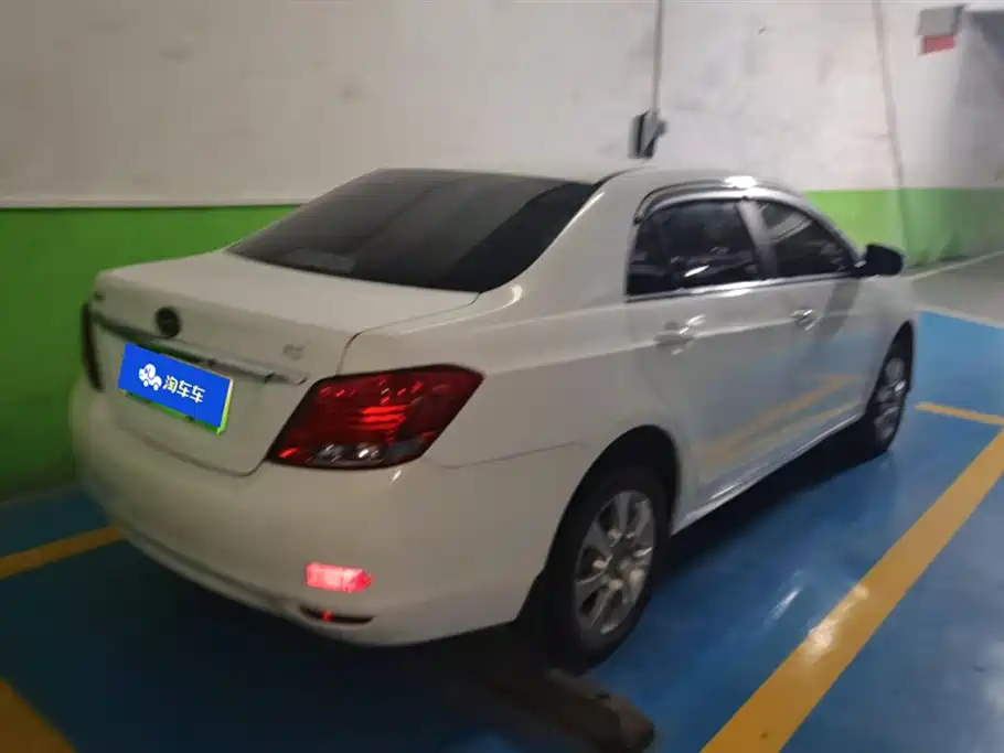 BYD E5