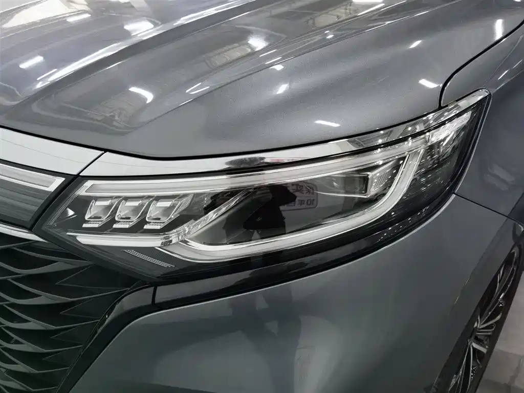ROEWE IMAX8
