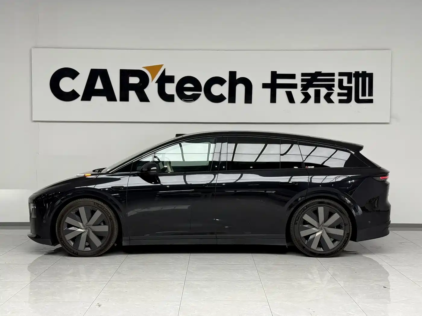 Li Auto i6 2026 2025 2WD Base Model