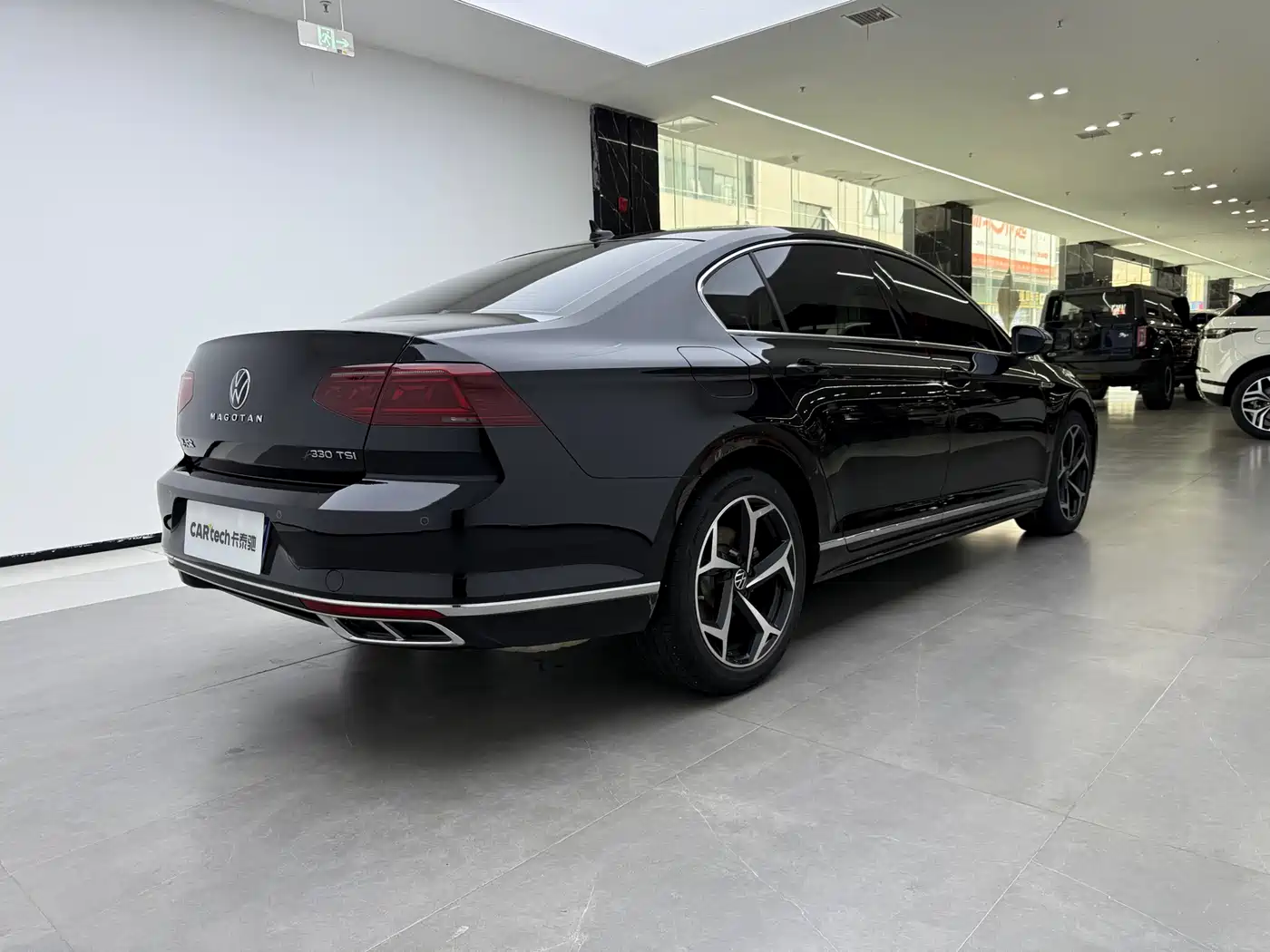 Volkswagen Magotan 2023 Model 2 Million Commemorative Edition 330TSI DSG Luxury фото 3