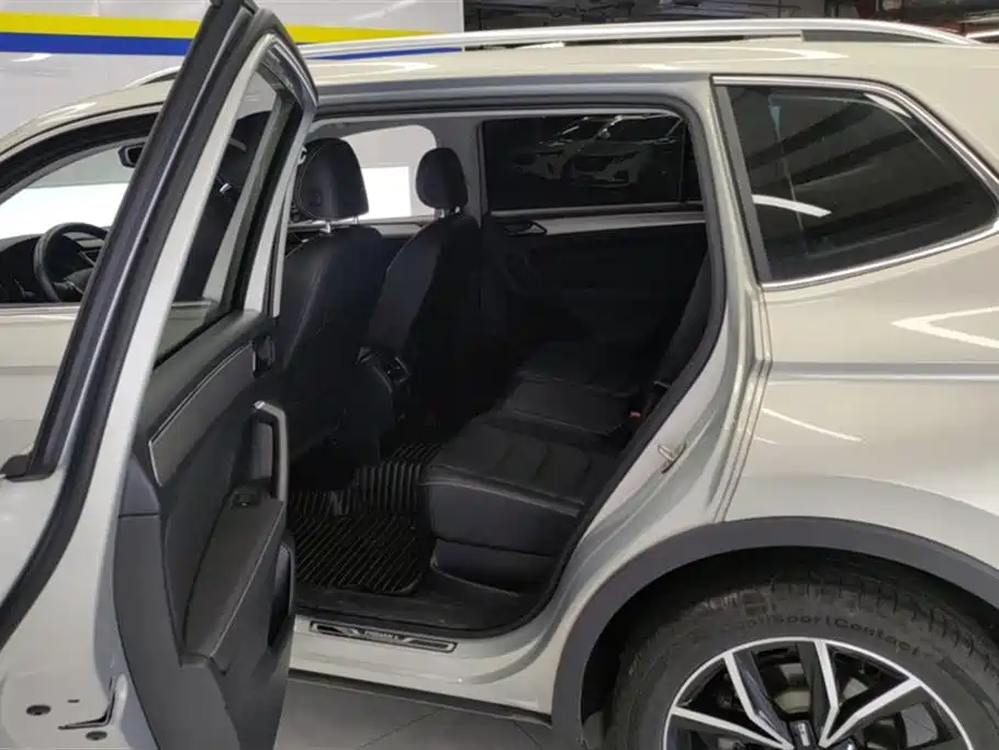 Volkswagen Tiguan L 2017 330TSI Automatic 2WD Luxury Edition фото 11
