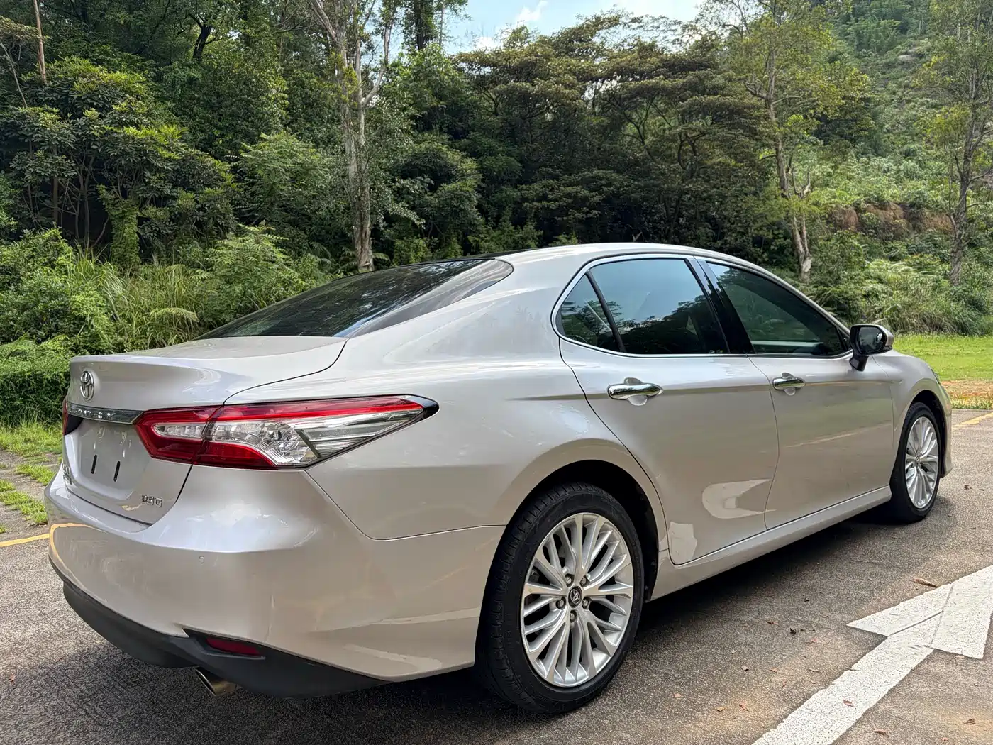 Toyota Camry 2018 2.5G Luxury Edition фото 9