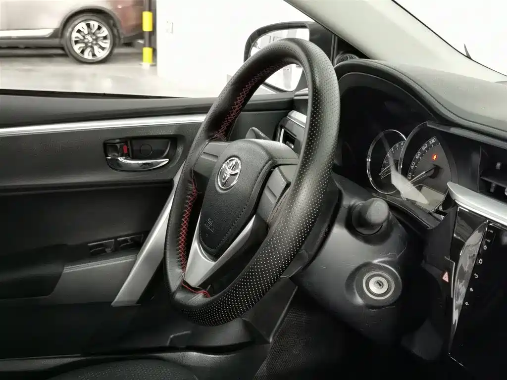 Toyota Corolla 2017 Facelift 1.6L S-CVT GL фото 22