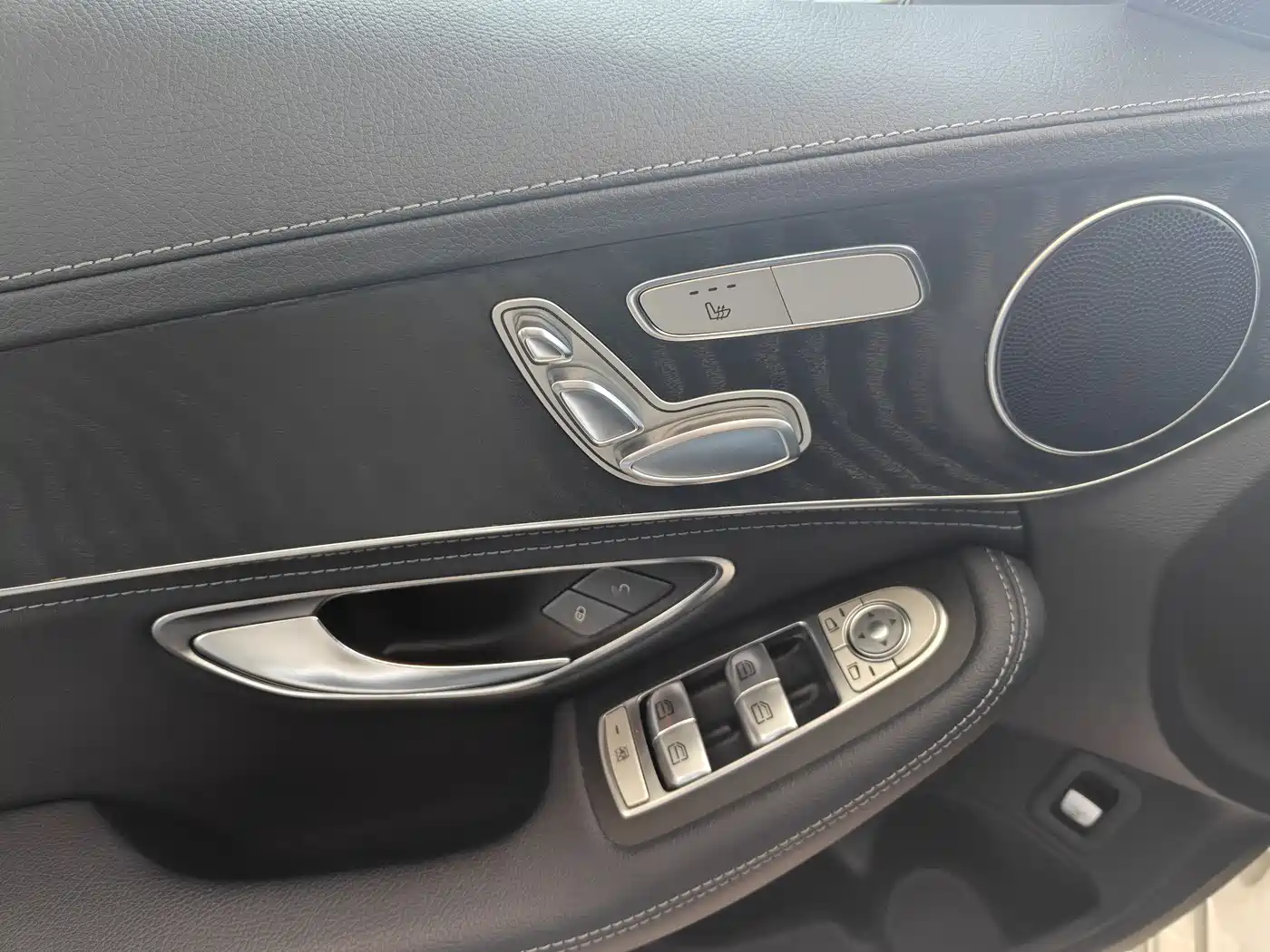 Mercedes-Benz C-Class 2015 Facelift C 200 L Sport фото 6