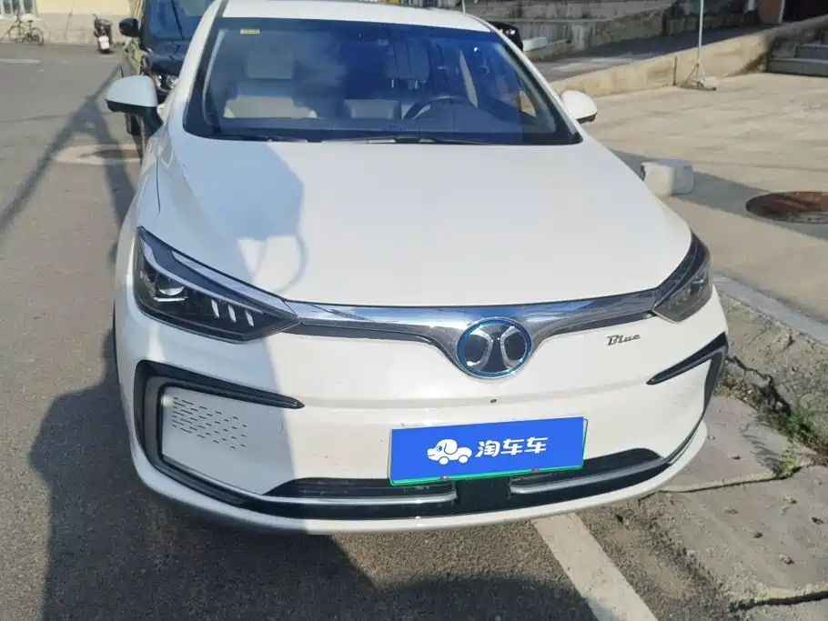 BAIC Beijing EU5 2018 2018 R500 Smart Wind Edition