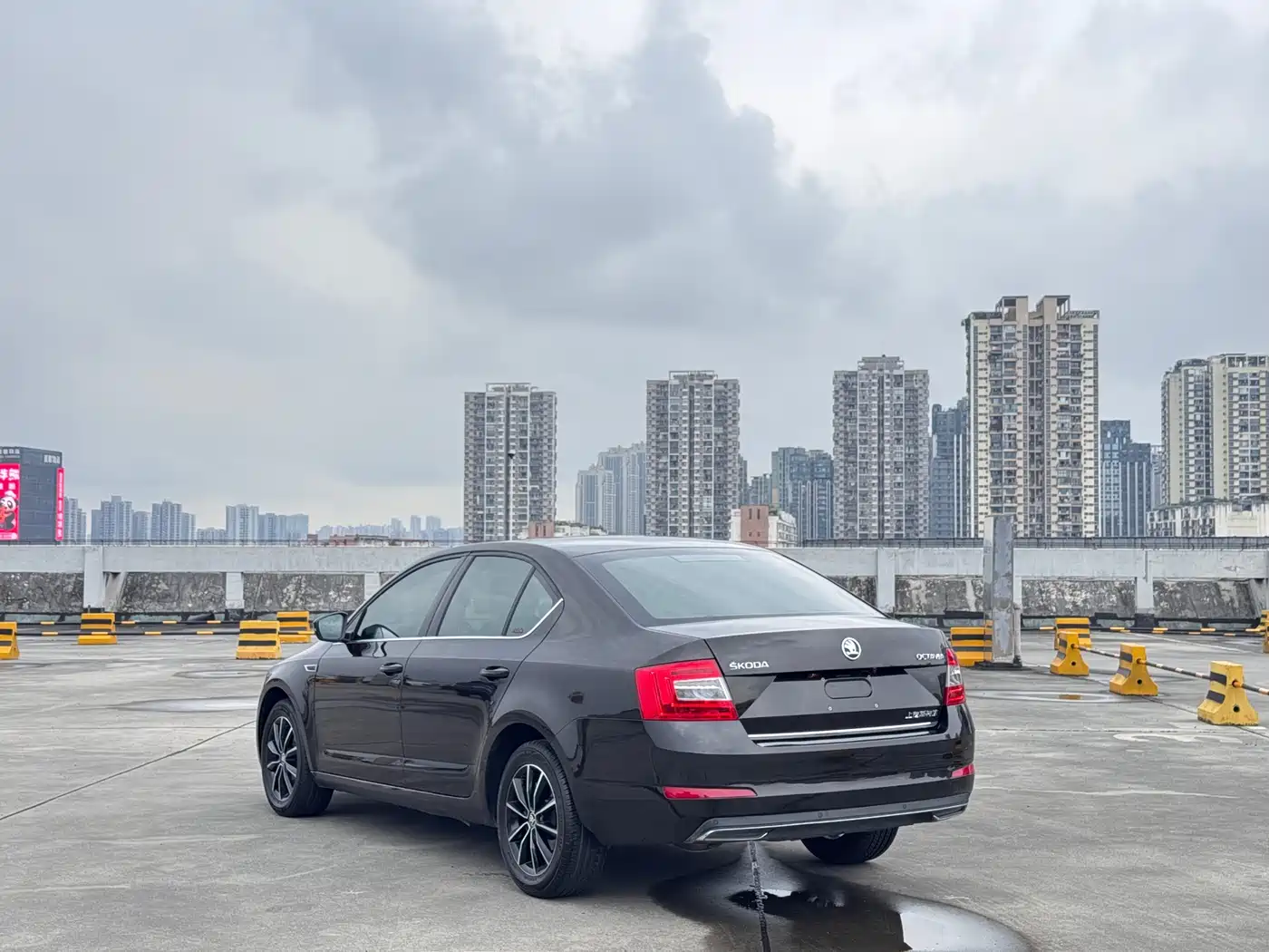 Škoda Octavia 2017 1.6L Automatic Smart Edition фото 5