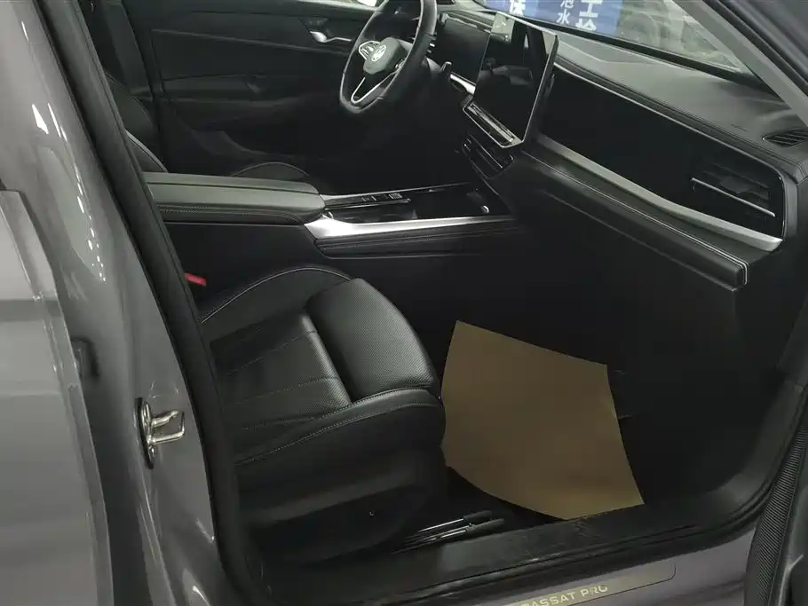 Volkswagen Passat 2025 Pro 380TSI Dragon Prestige Edition фото 8