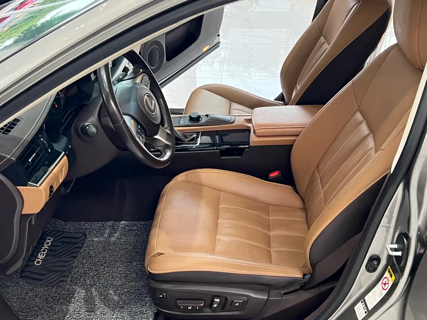 Lexus ES 2015 200 Elite Edition фото 16