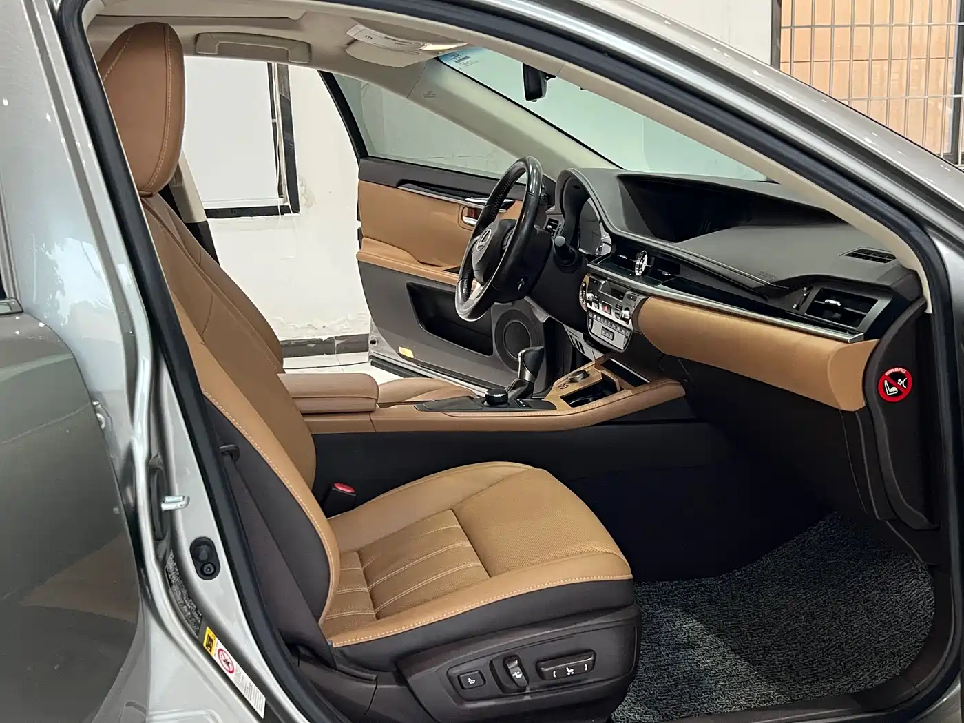 Lexus ES 2015 200 Elite Edition фото 19