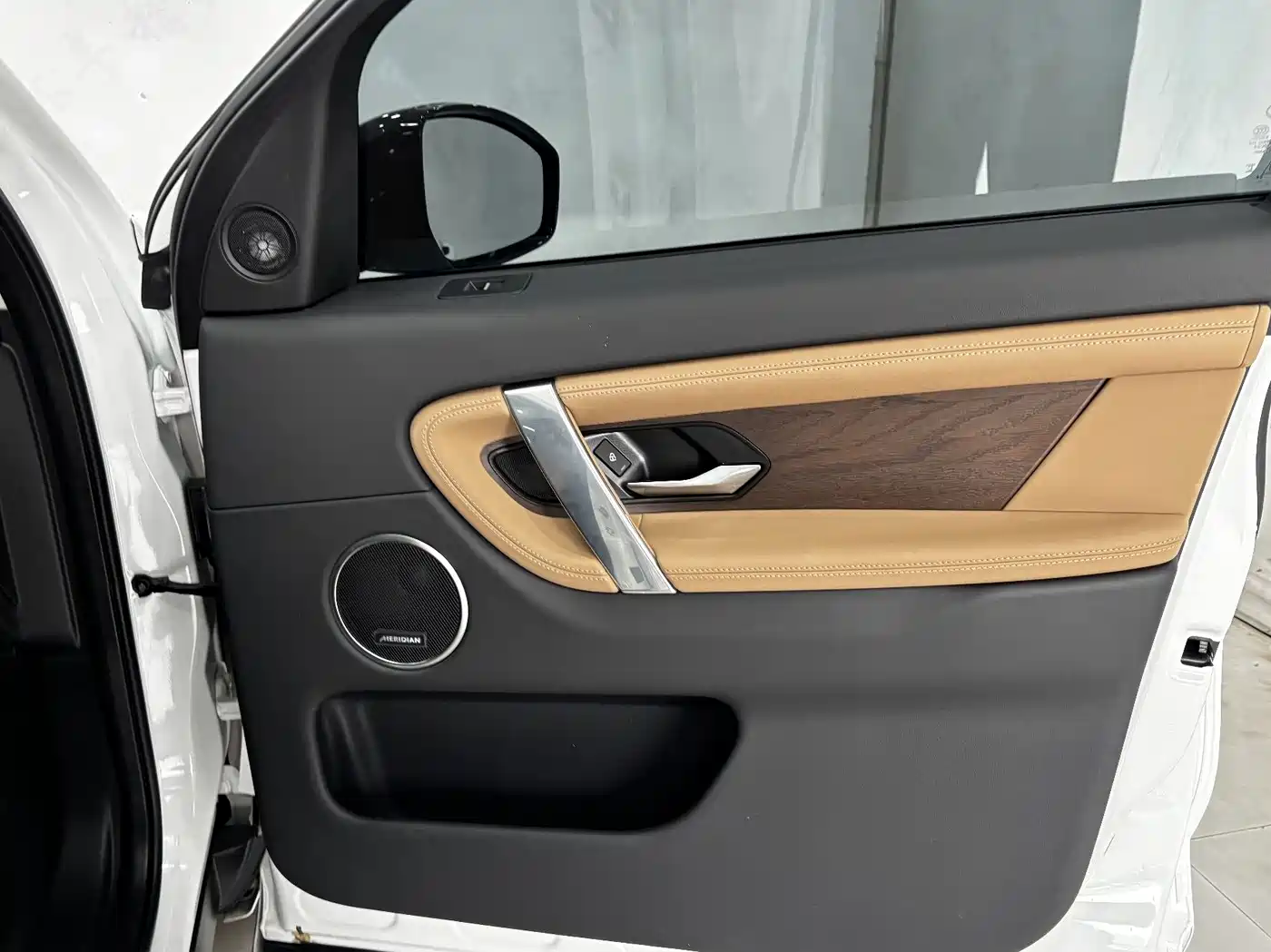 Land Rover Discovery Sport 2025 249PS Performance Tech Edition фото 25