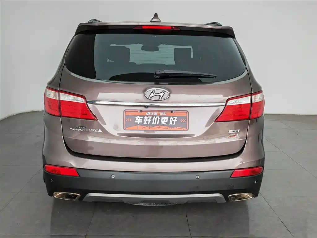 Hyundai Grand Santa Fe 2013 3.0L 7-Seater 4WD Comfort Edition фото 4
