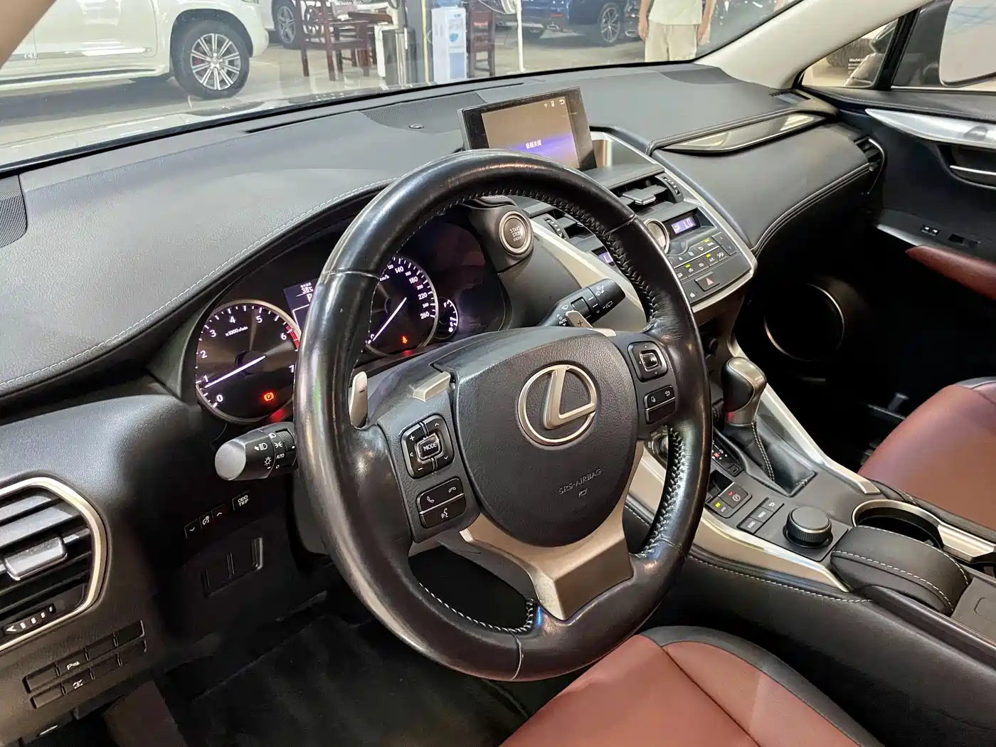 Lexus NX 2015 200t AWD F Sport фото 16