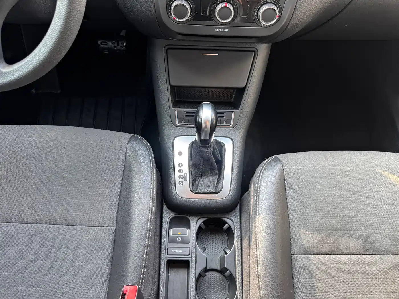Volkswagen Tiguan 2016 Model 300TSI Automatic 2WD Trend Edition фото 15