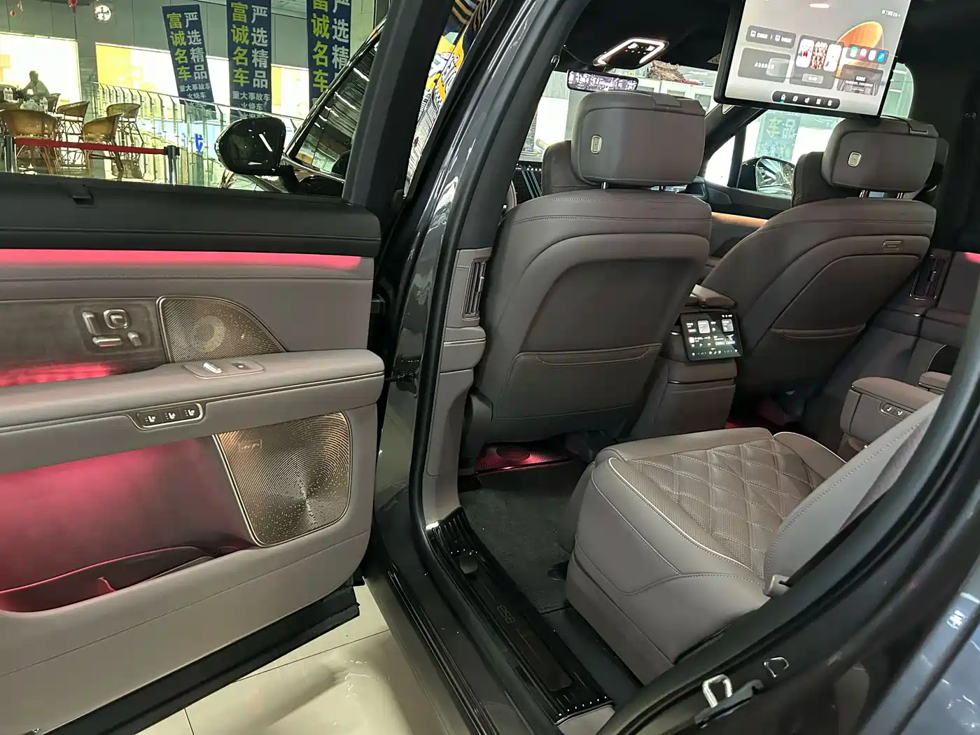 NIO ES8 2025 Model 6-Seat Executive Luxury Edition фото 14