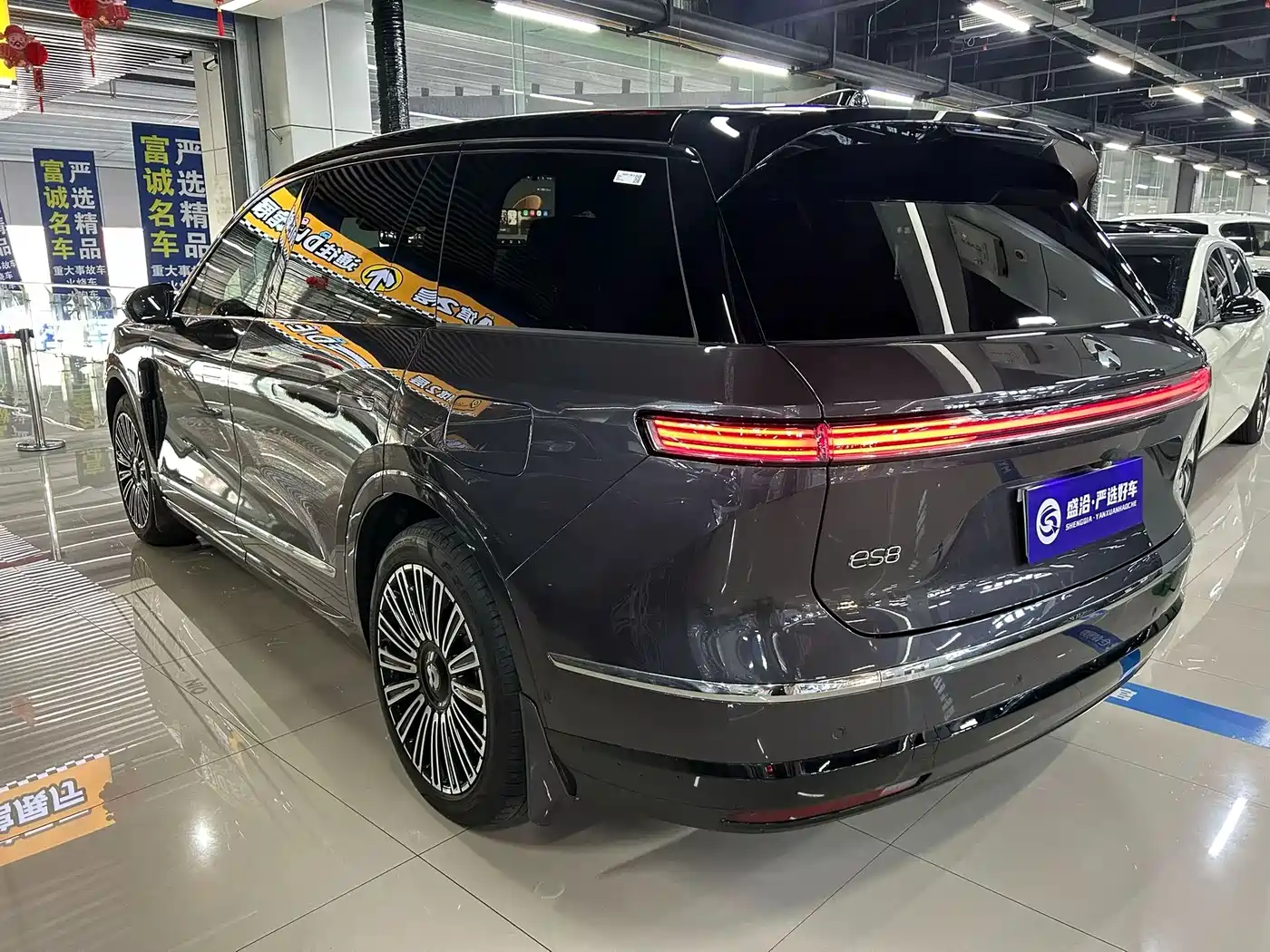 NIO ES8 2025 Model 6-Seat Executive Luxury Edition фото 5