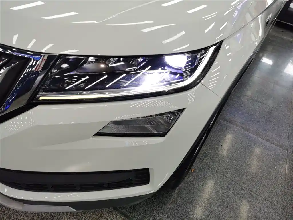 Škoda Kodiaq 2018 TSI330 5-seat FWD Luxury Premium фото 18