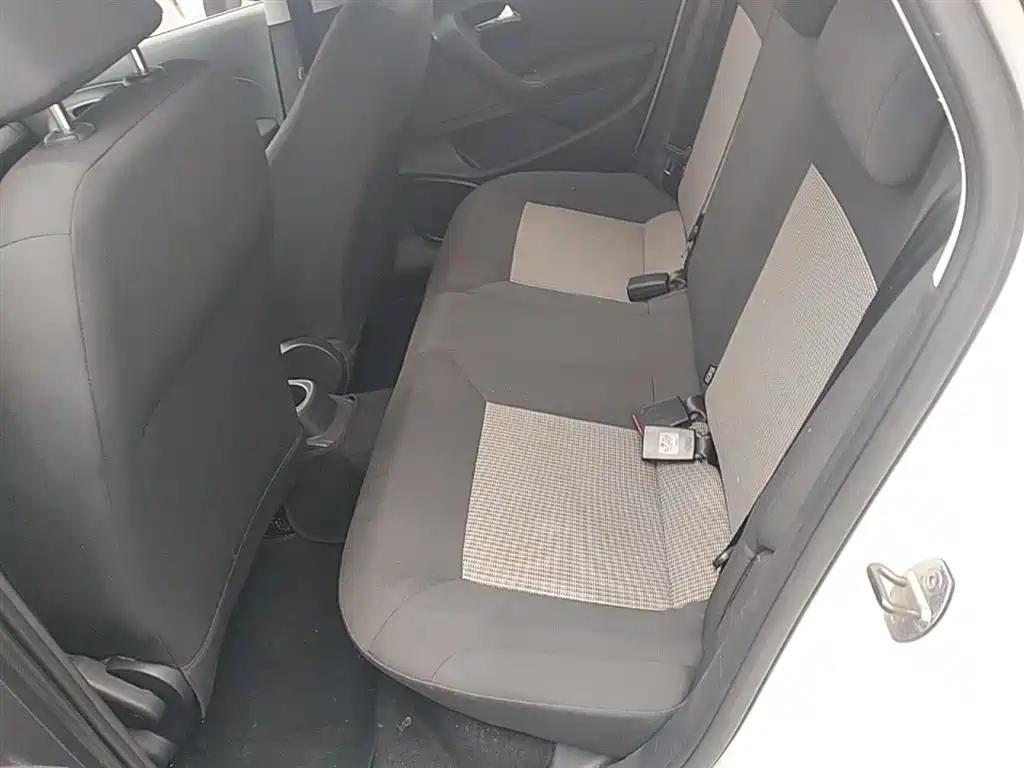 Volkswagen Polo 2016 1.4L Manual Trend фото 17