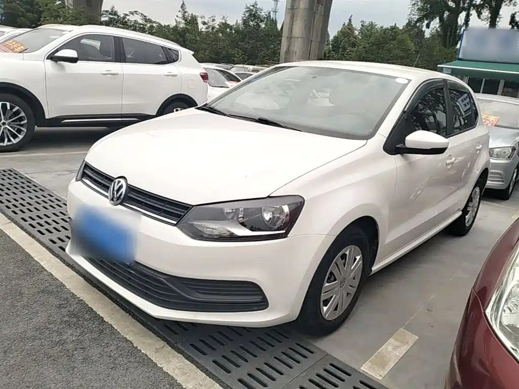 Volkswagen Polo 2016 1.4L Manual Trend фото 2