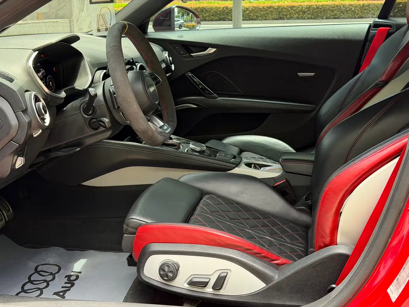 Audi TTS 2016 TTS Coupe 2.0TFSI quattro фото 8