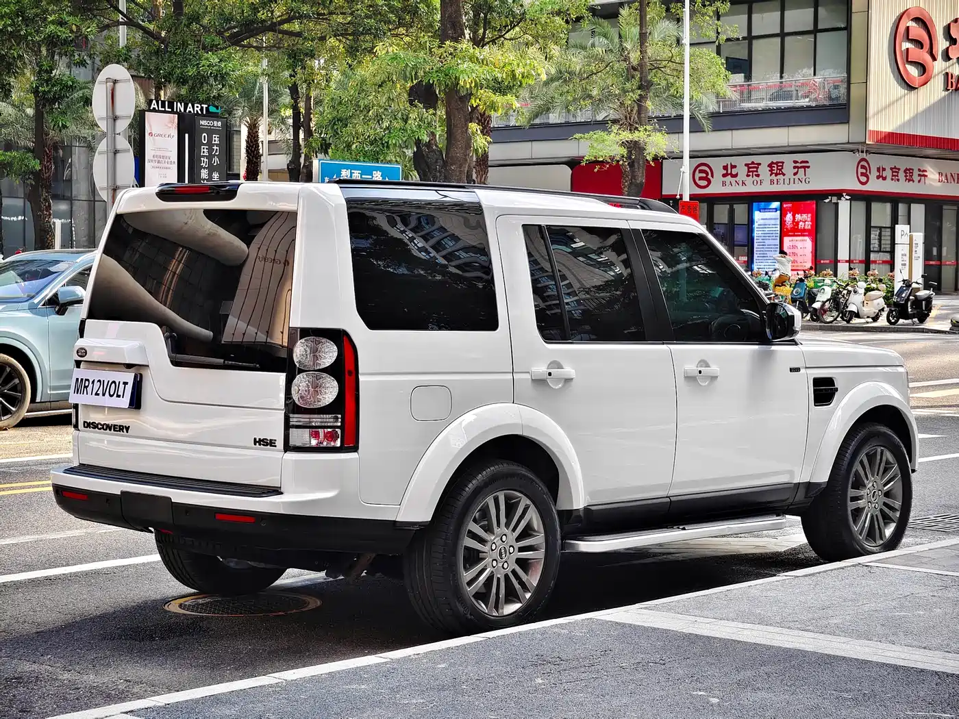 Land Rover Discovery 2014 3.0 SDV6 HSE Diesel фото 7