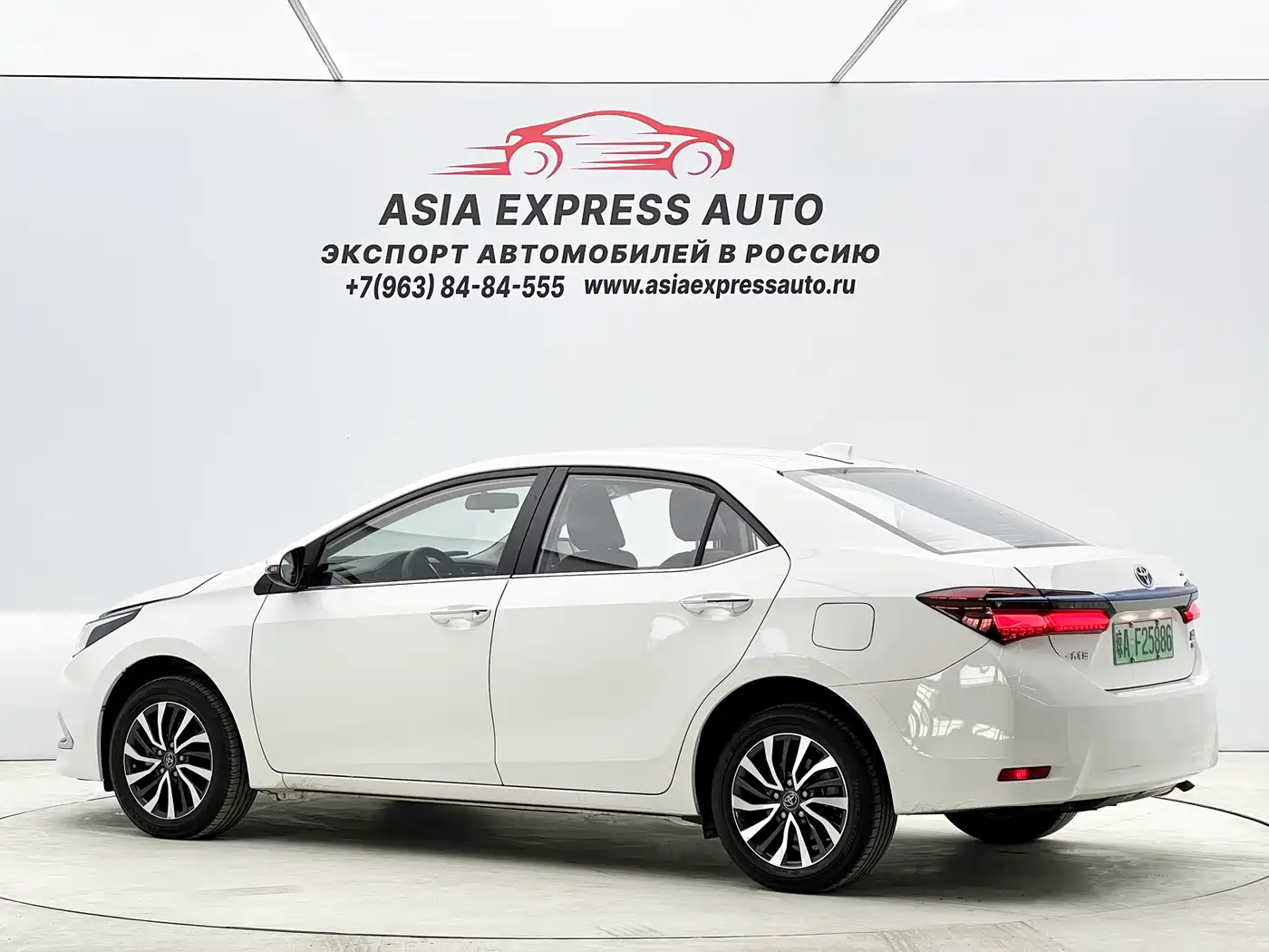 Toyota Corolla 2018 Hybrid 1.8L E-CVT Smart Edition фото 6
