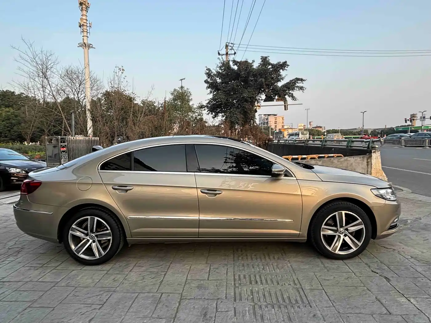 Volkswagen FAW-Volkswagen CC 2016 Model 1.8TSI Luxury фото 13
