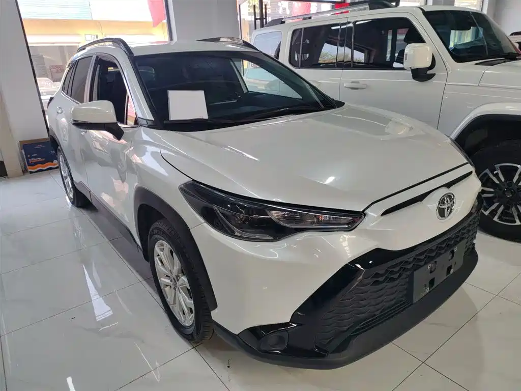 Toyota Frontlander 2023 2.0L CVT Elite Edition фото 4