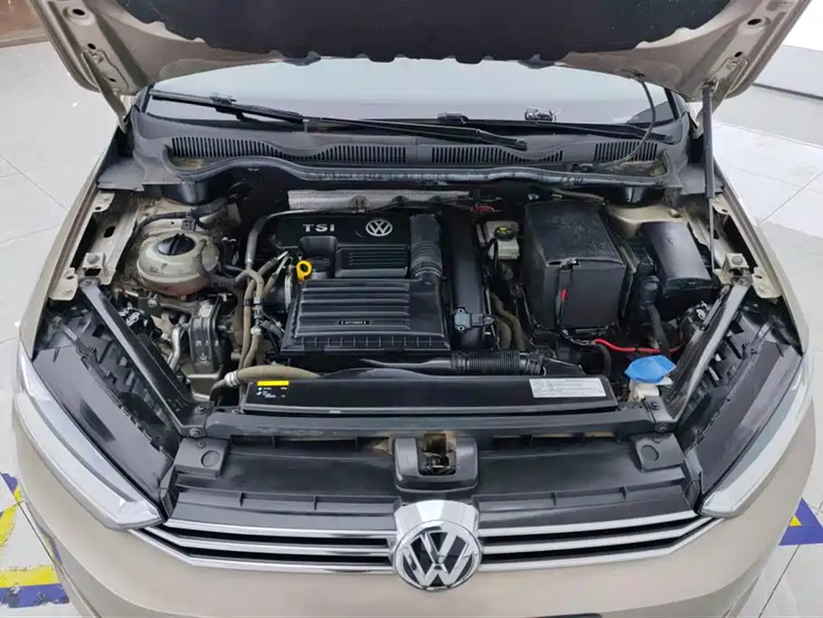 Volkswagen Golf Sportsvan 2016 230TSI Automatic Progressive фото 10