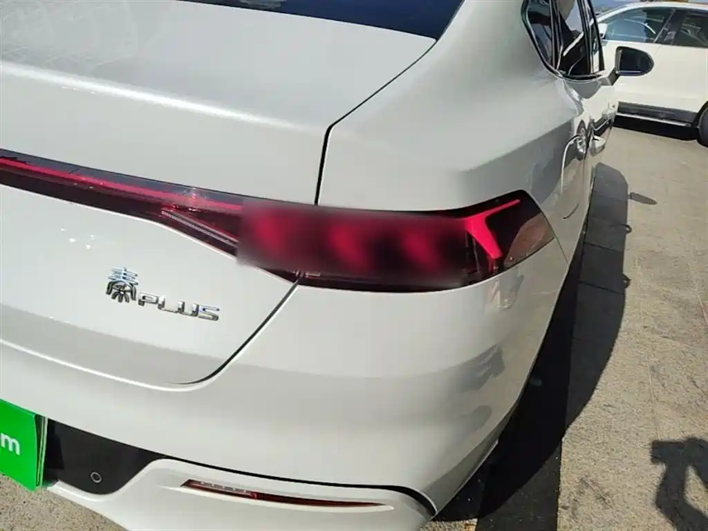 BYD Qin PLUS 2025 EV 510KM Smooth Ride Edition фото 8