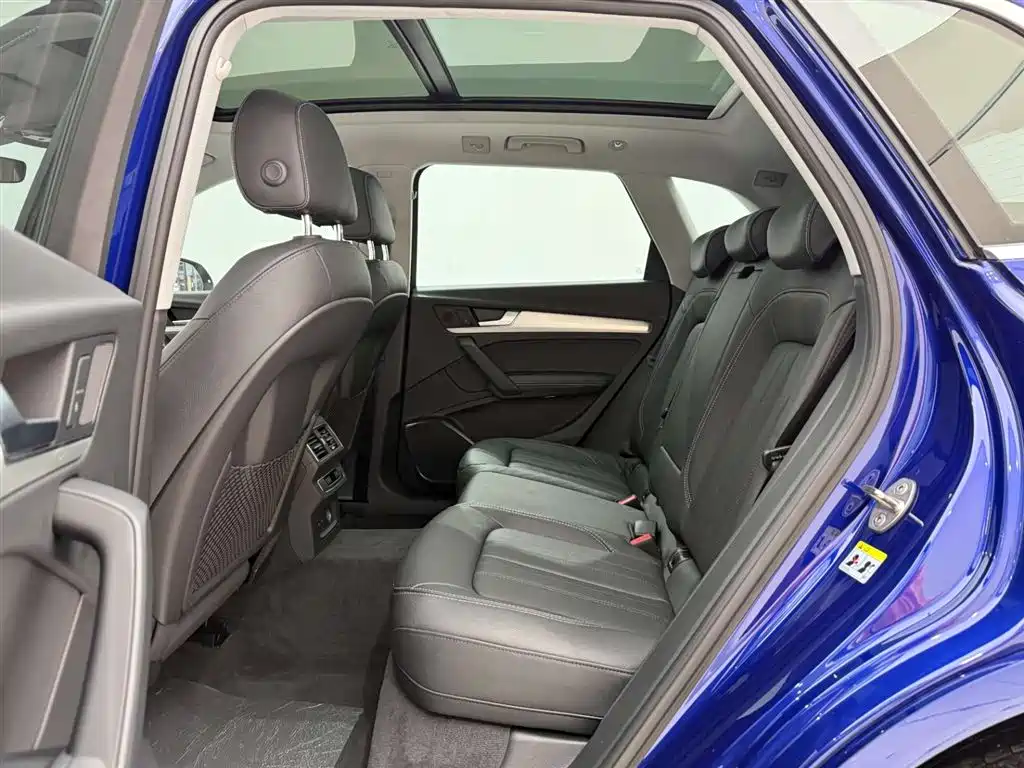 Audi Q5L 2020 Facelift 40 TFSI Honor Fashion фото 17